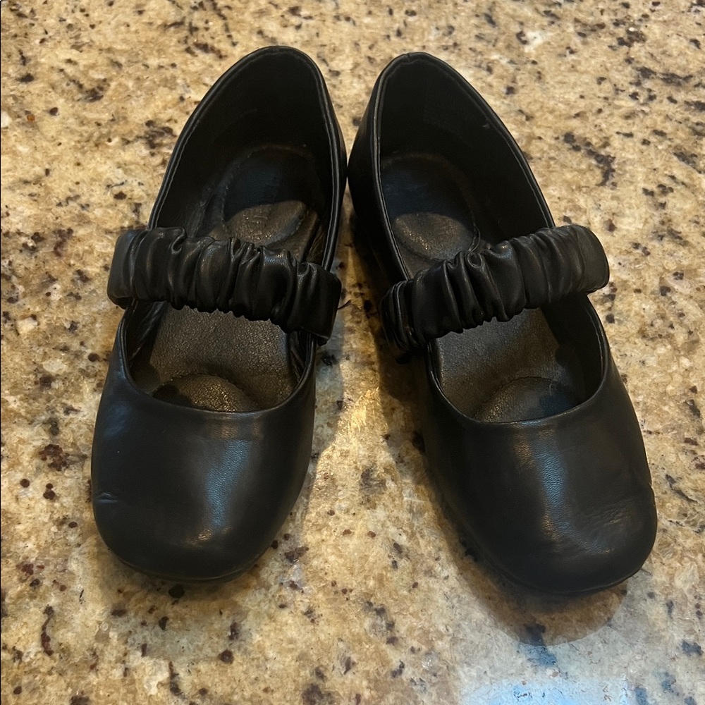 Kenneth Cole Reaction Girls’ Shoes – Size 6